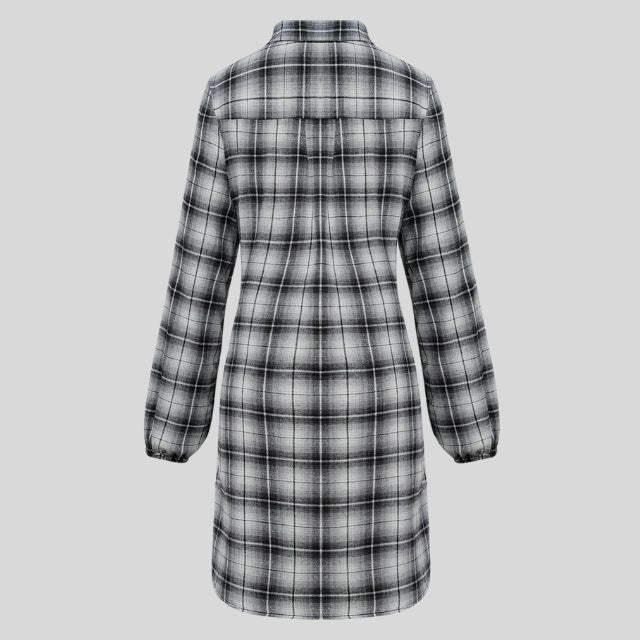 Kariertes Hemdkleid mit Gürtel und Knopfdetails