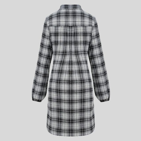 Kariertes Hemdkleid mit Gürtel und Knopfdetails