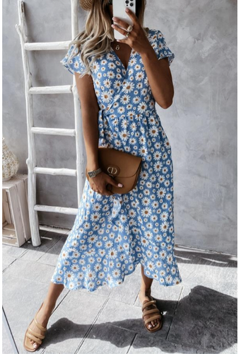 Heidi-Mode | Adored By You Floral Midi Kleid mit Gänseblümchen