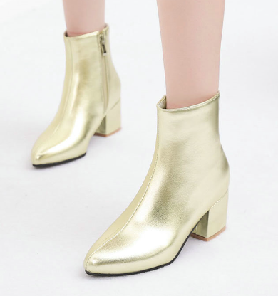 Heidi-Mode | Stilvolle Silberne Stiefeletten