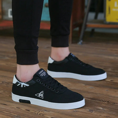 Heidi-Mode | Schwarze Atmungsaktive Herrenschuhe mit Runden Zehen
