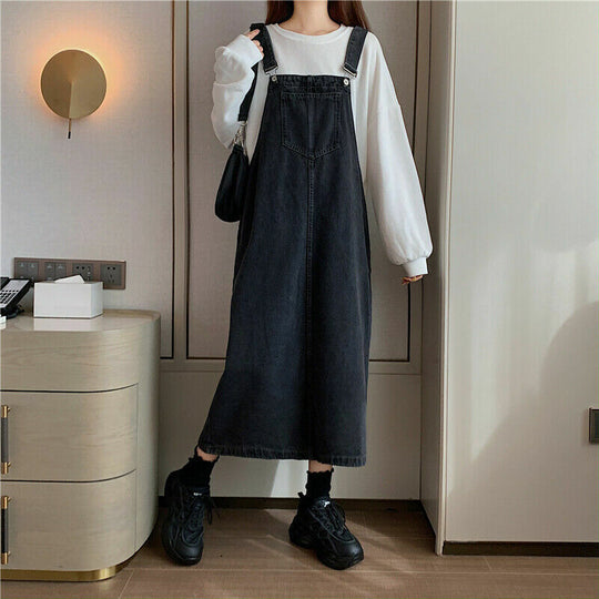 Lässiges Jeans-Latzkleid mit Vordertasche