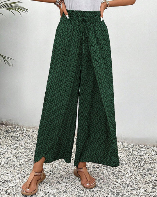 Geometrisch gemusterte Hose mit ausgestelltem Bein