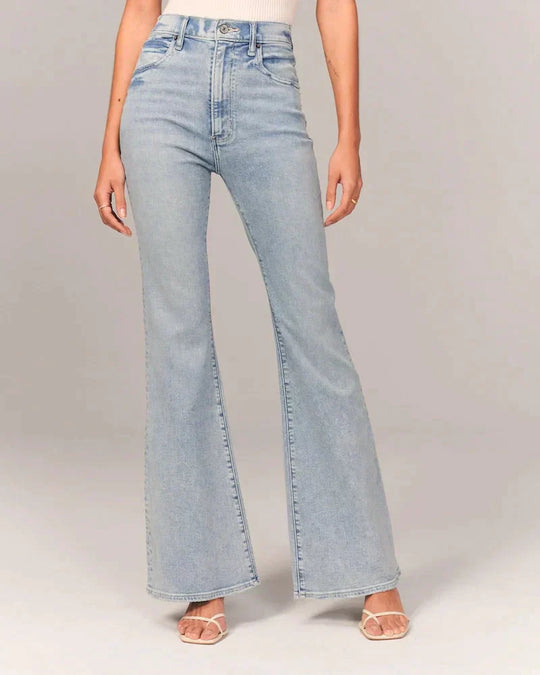 Heidi - Figurformende Bootcut-Jeans