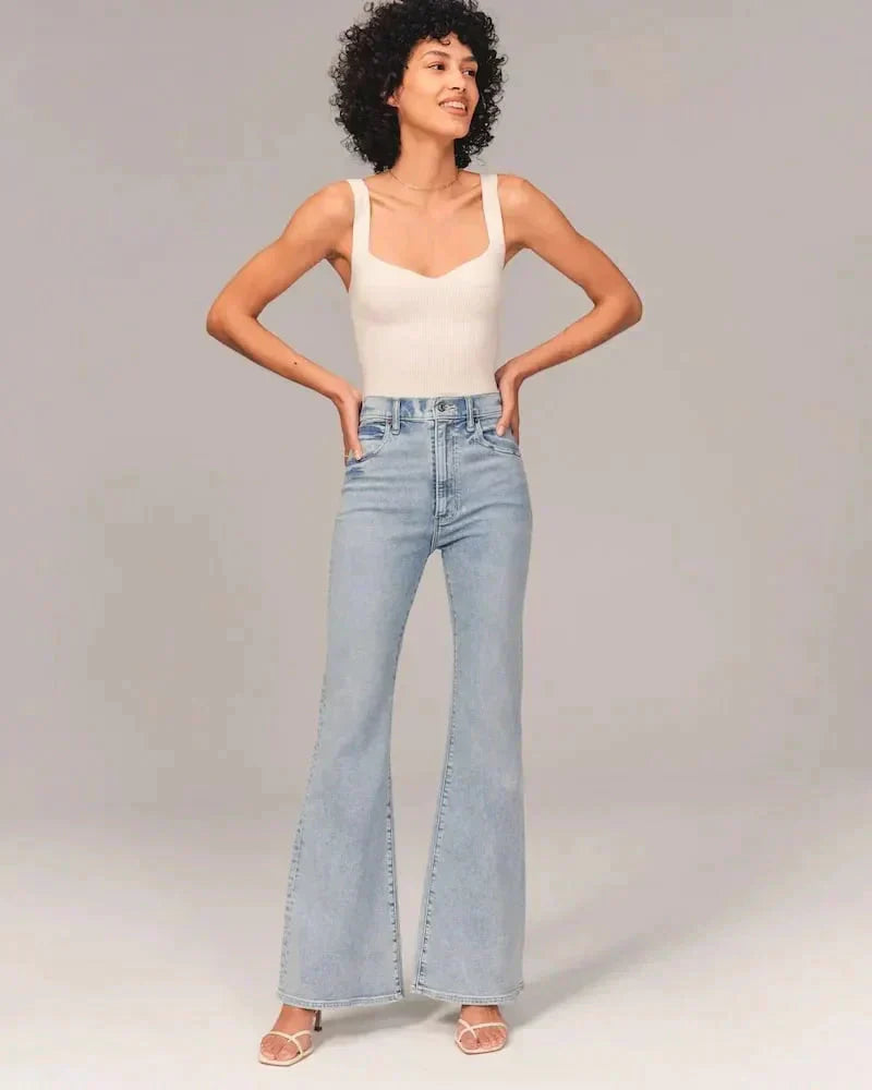 Heidi - Figurformende Bootcut-Jeans