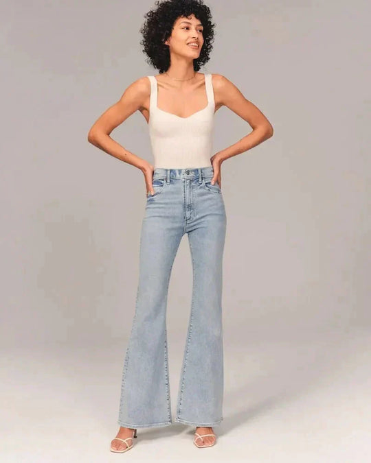 Heidi - Figurformende Bootcut-Jeans