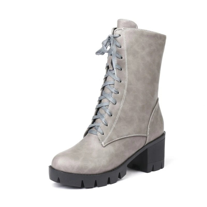 Heidi-Mode | Die Ultimativen Klobigen Stiefel für Unaufhaltsamen Stil