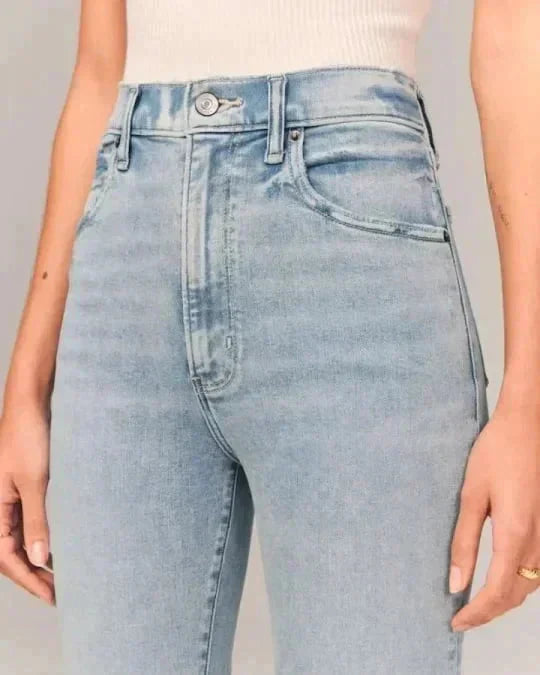 Heidi - Figurformende Bootcut-Jeans