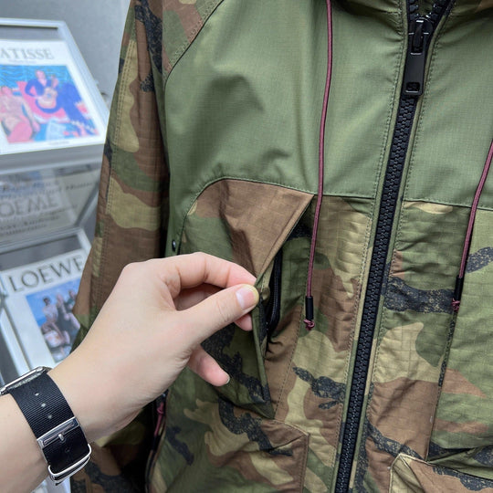 Jacke mit Camouflage-Muster