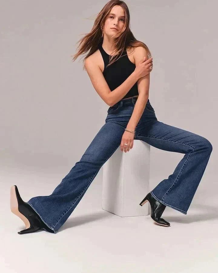 Heidi - Figurformende Bootcut-Jeans