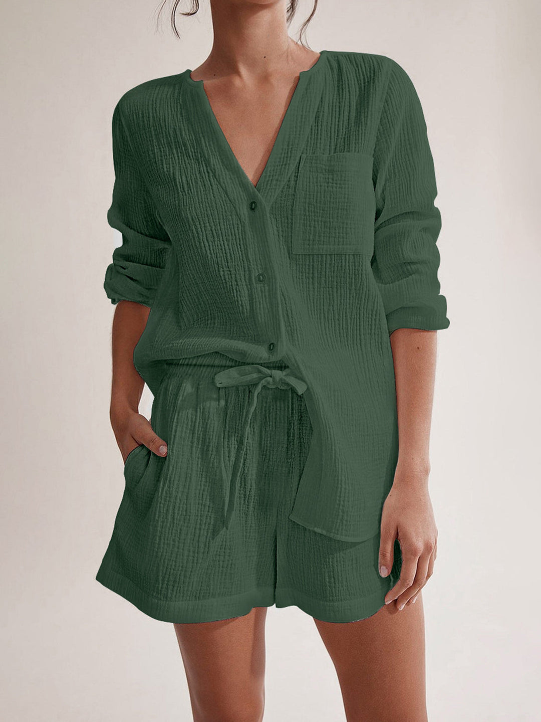 Heidi-Mode | Notched Langarm-Top und Shorts-Set