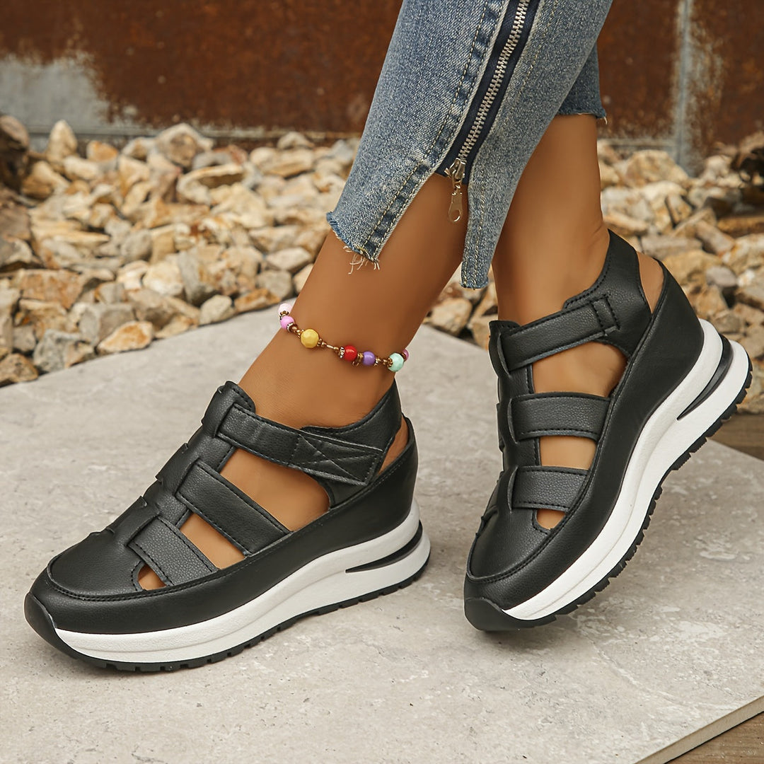 Heidi-Mode | Weiche Plateau Sandalen mit Runder Zehe