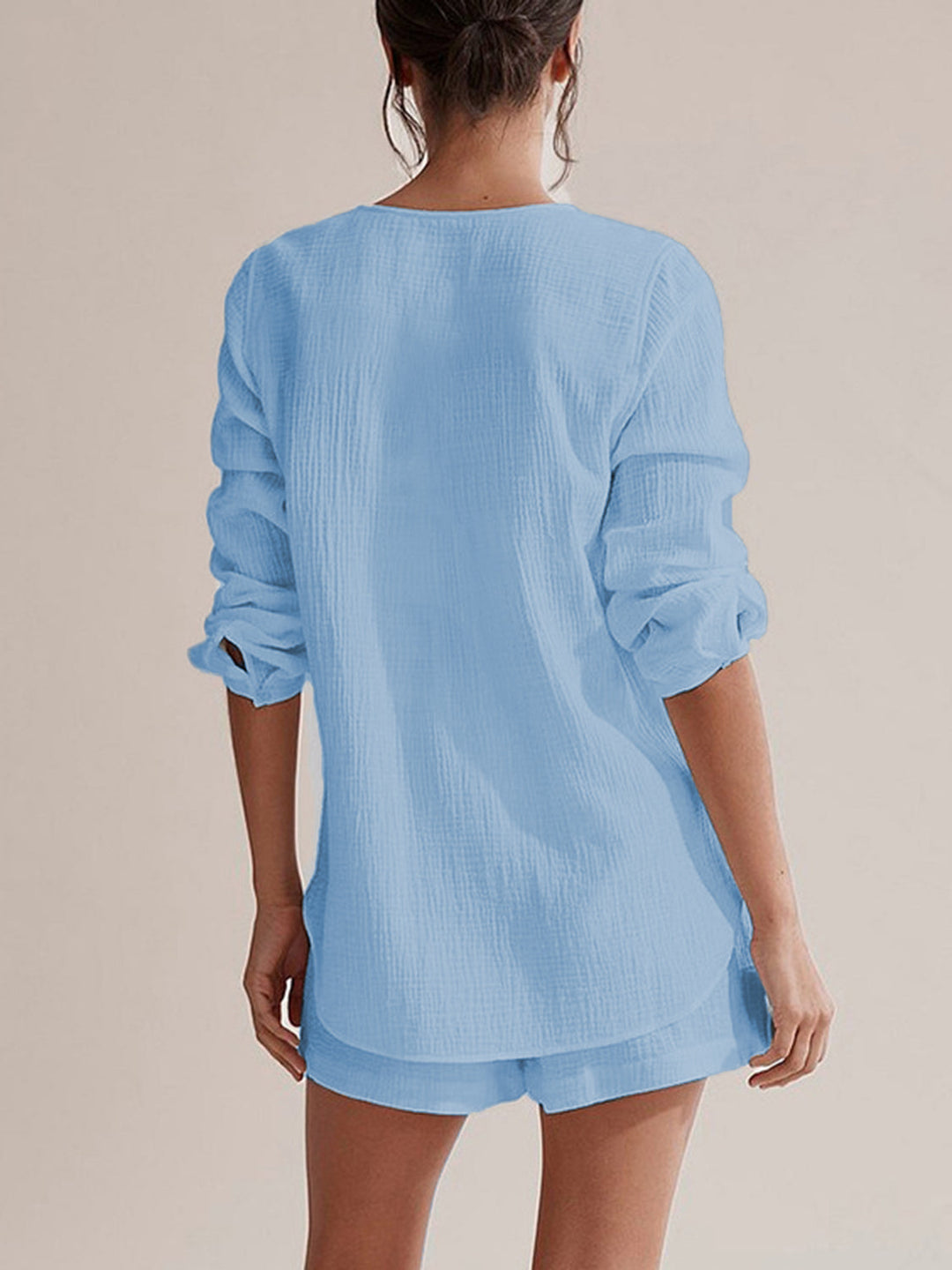 Heidi-Mode | Notched Langarm-Top und Shorts-Set