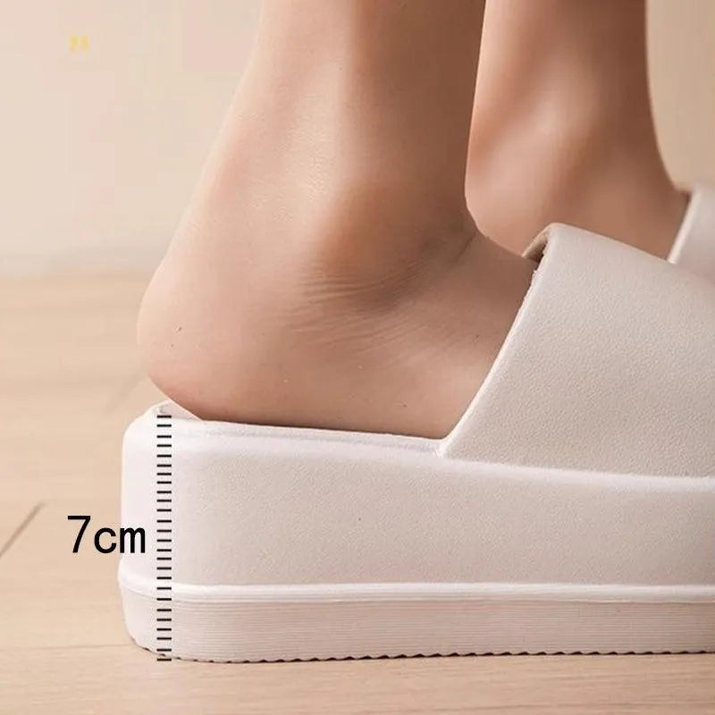 Heidi-Mode | Flache Pantoletten mit 7 cm hohem Absatz