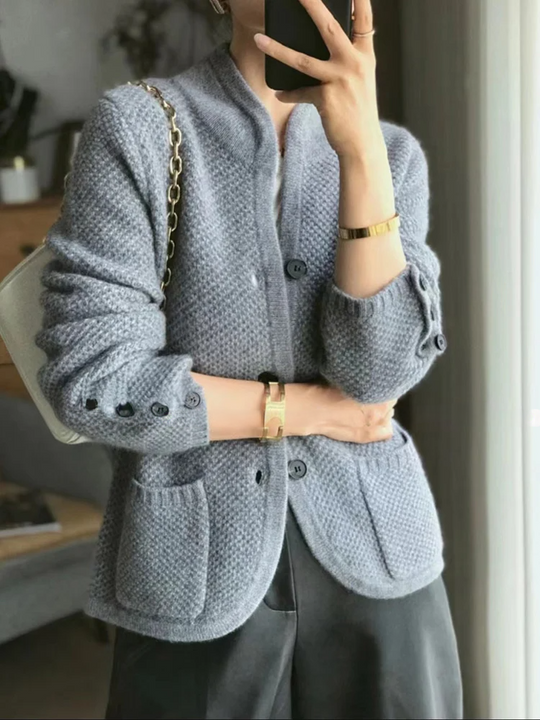 Heidi-Mode | Elegante Strickjacke mit Hohem Kragen