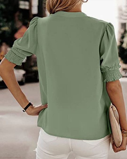 Bluse mit kurzen Ärmeln und V-Ausschnitt