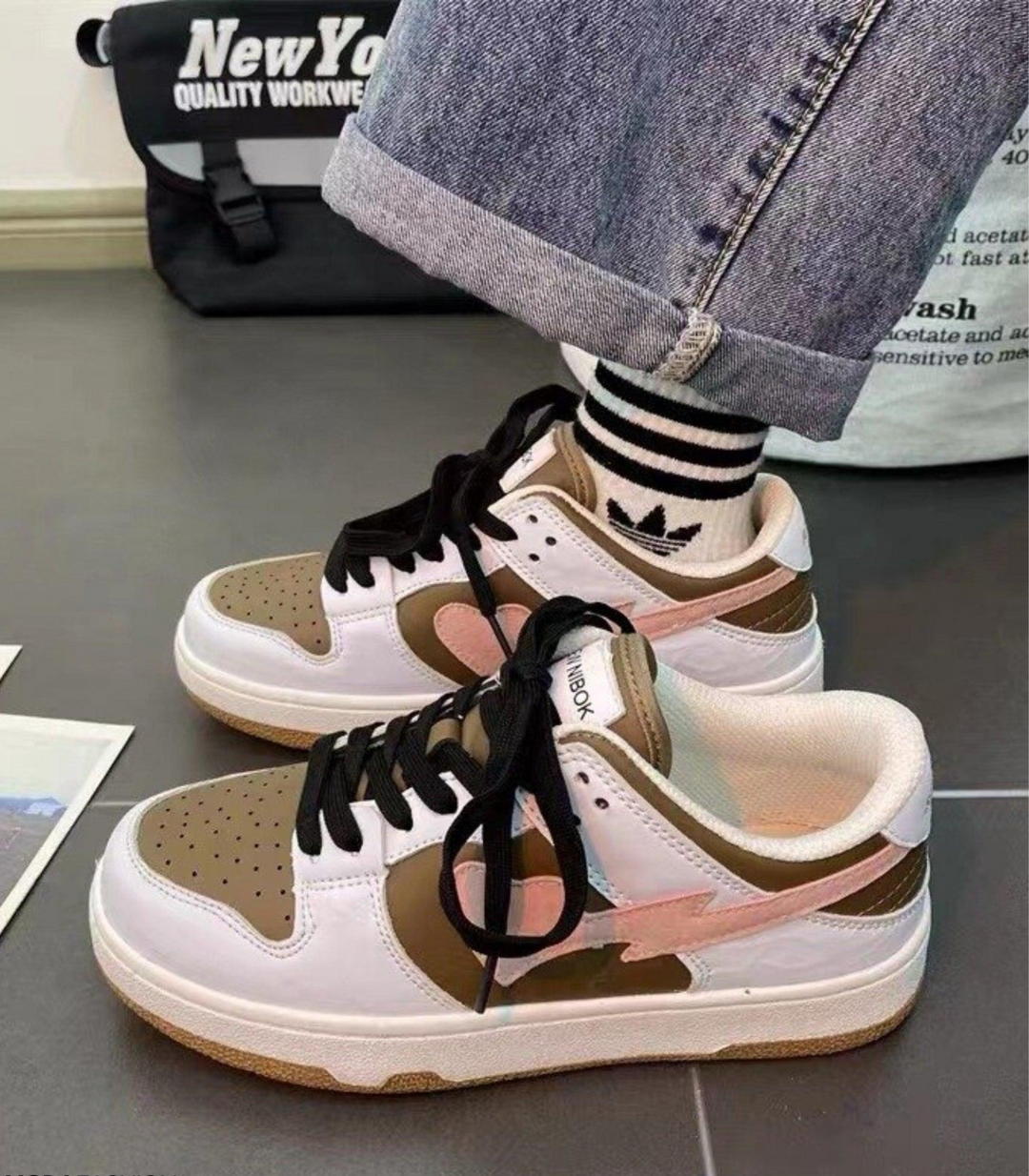 Heidi-Mode - vulkanisierte Schuhe mit Herzdesign