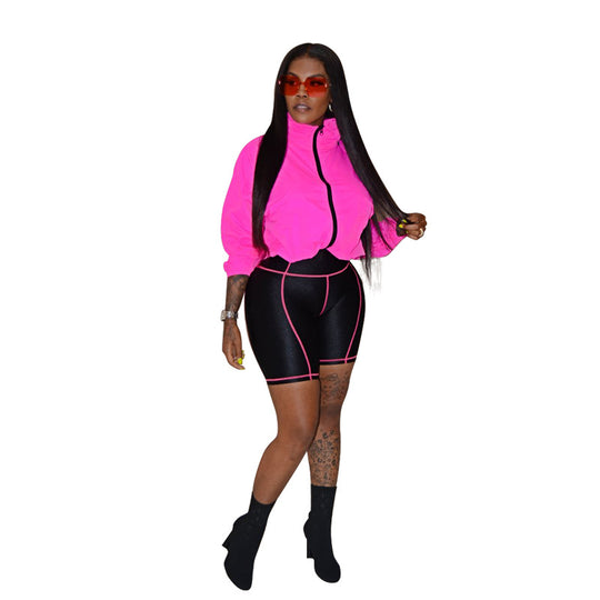 Damen Sport-Outfit mit stylischer Jacke und figurbetonten Radlerhosen Heidi-Mode
