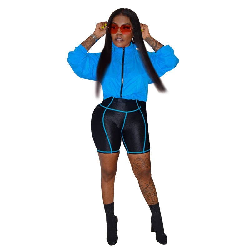 Damen Sport-Outfit mit stylischer Jacke und figurbetonten Radlerhosen Heidi-Mode