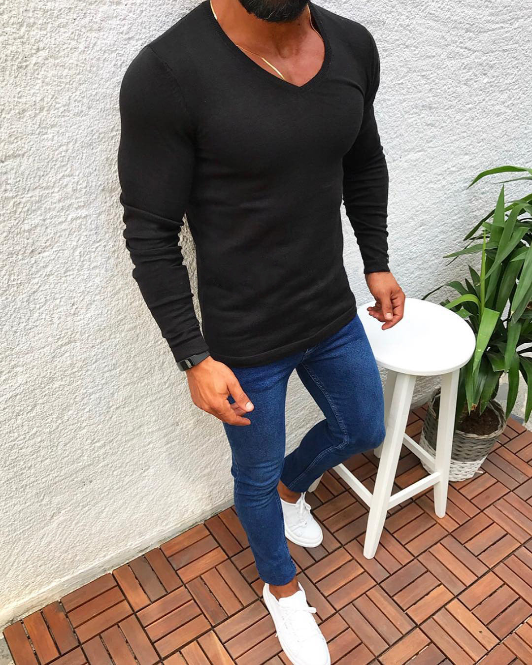 Herren elegantes Langarmshirt mit V-Ausschnitt und figurbetontem Schnitt Heidi-Mode