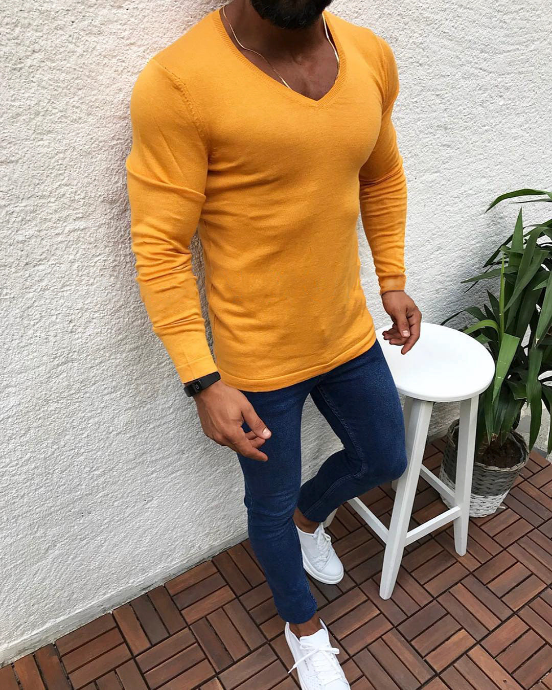 Herren elegantes Langarmshirt mit V-Ausschnitt und figurbetontem Schnitt Heidi-Mode