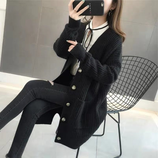 Damen Grobstrick Cardigan mit tiefem V-Ausschnitt und eleganten Knopfdetails Heidi-Mode