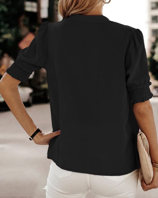 Bluse mit kurzen Ärmeln und V-Ausschnitt