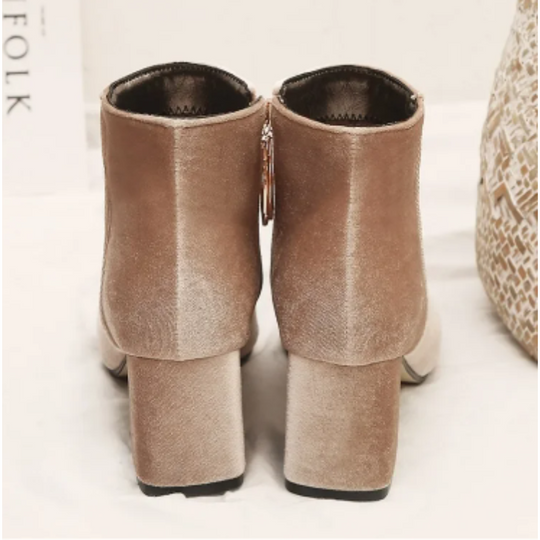 Heidi-Mode | Elegante Stiefeletten mit Quadratzehen und Hohem Absatz Damen Stiefeletten