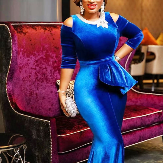 Damen Elegantes und figurbetontes Samtkleid mit Peplum-Detail Heidi-Mode
