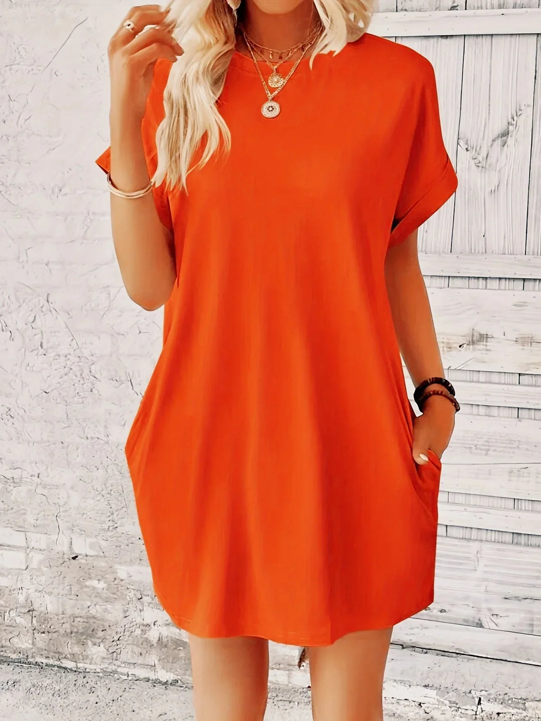 Kleid mit Rundhalsausschnitt und Taschen