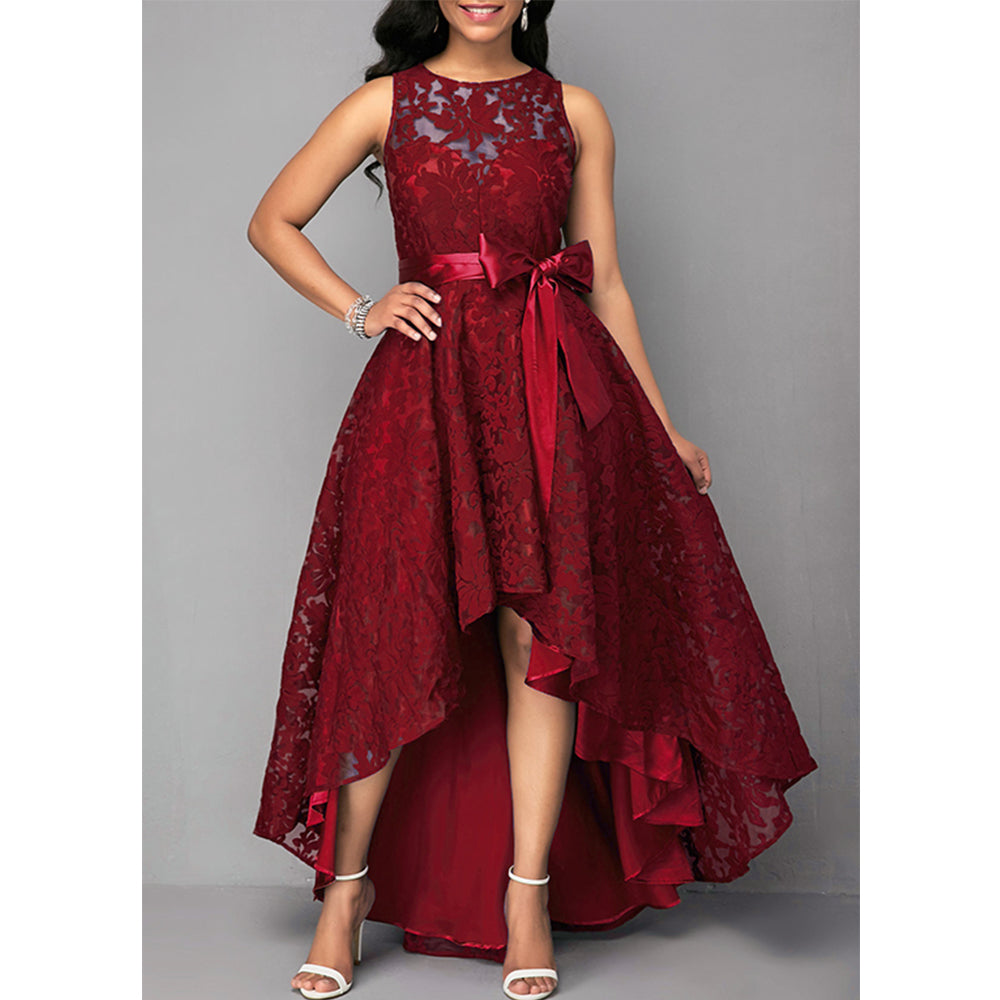 Exquisites asymmetrisches Spitzenkleid