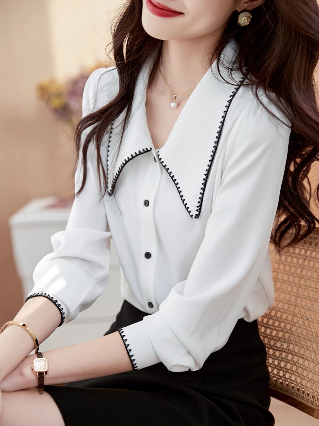 Heidi-Mode | Revers Chiffon Shirt Schwarz