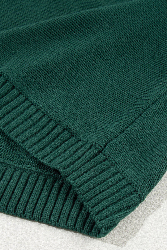 Grüner Pullover Mit Gesticktem Buchstaben Und Hohem Ausschnitt