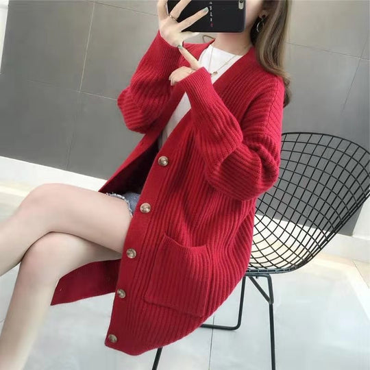 Damen Grobstrick Cardigan mit tiefem V-Ausschnitt und eleganten Knopfdetails Heidi-Mode