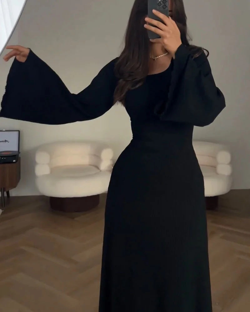 Kleid mit langen Ärmeln - Elaiza