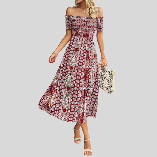 Langes Boho-Kleid mit freien Schultern und Rüschen