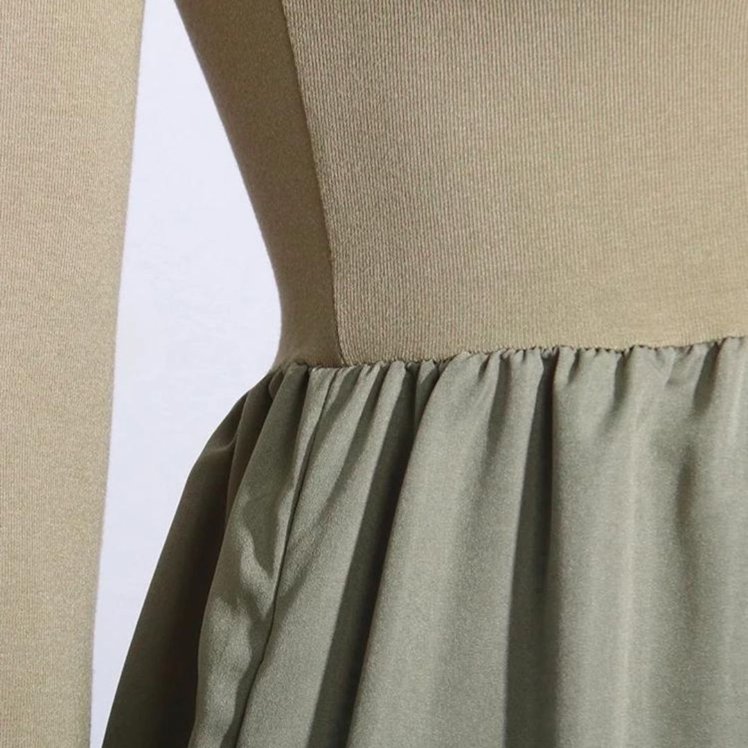 Elegantes Midikleid mit Ausschnitt