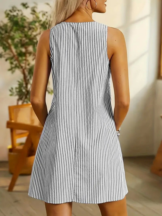 Maritimes gestreiftes Sommerkleid