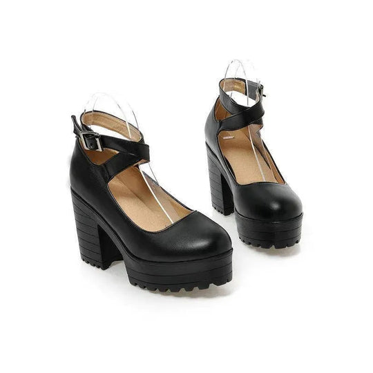 Heidi-Mode | High-heeled shoes with platform and wide heel