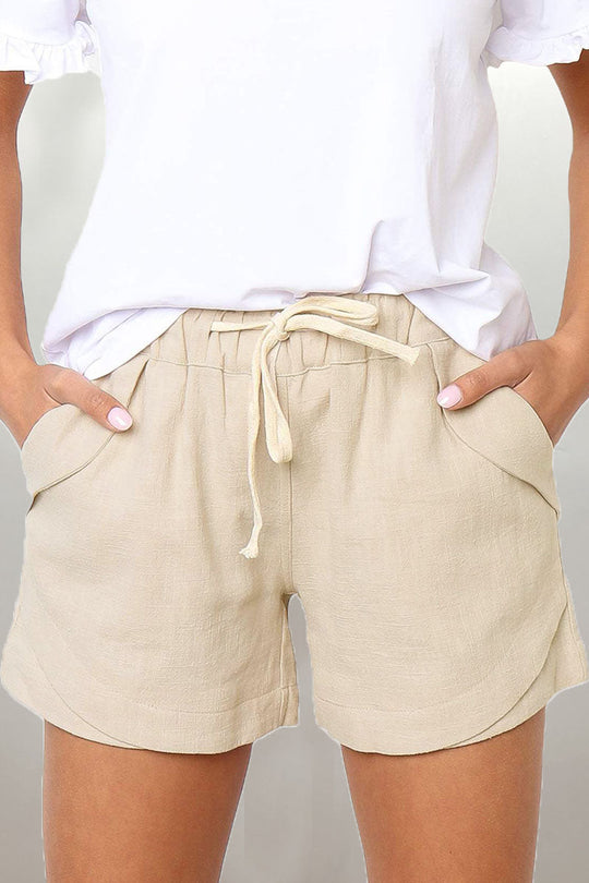 Shorts mit Kordelzug in der Taille und schrägen Taschen