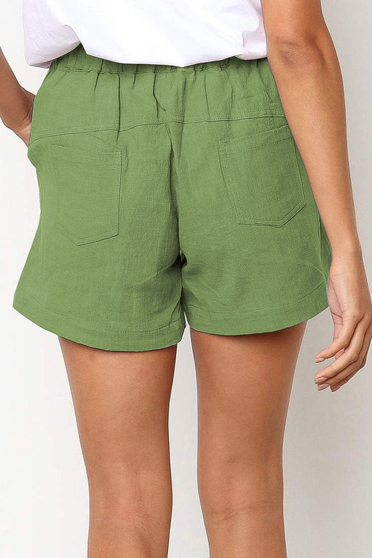 Shorts mit Kordelzug in der Taille und schrägen Taschen