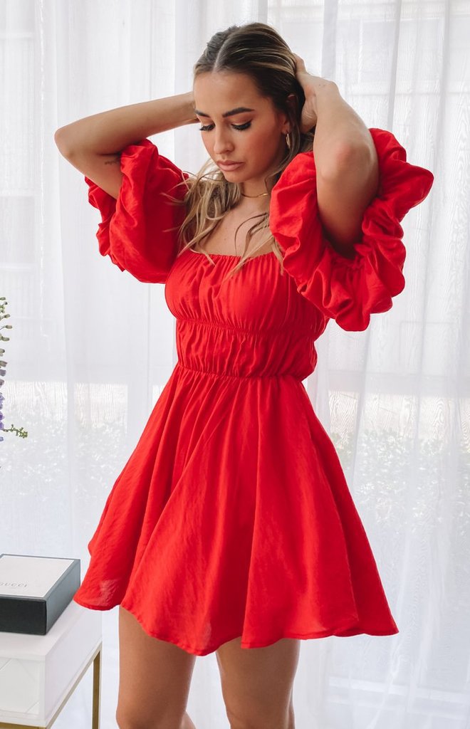 Heidi-Mode - Maßgeschneidertes Off-Shoulder-Kleid für Frauen