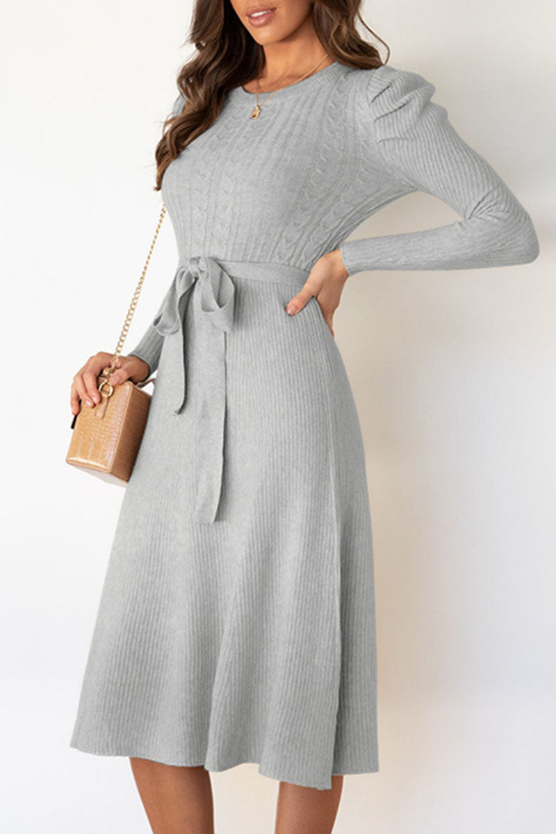 schlank geschnittenes langärmliges gestricktes Schlagrock Maxi Kleid