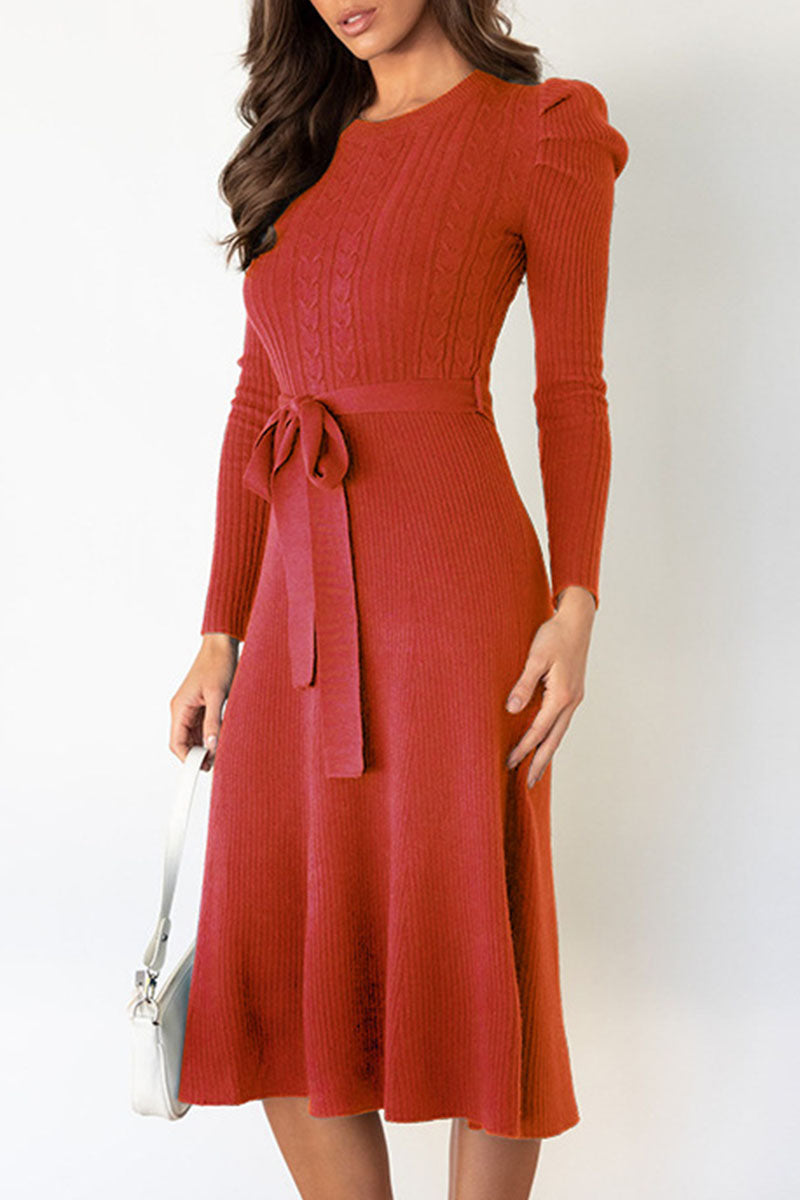 schlank geschnittenes langärmliges gestricktes Schlagrock Maxi Kleid