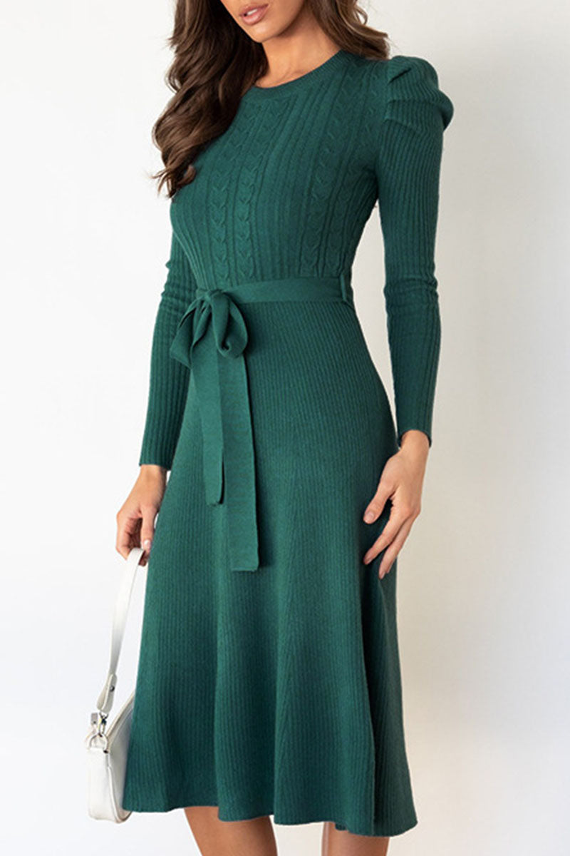 schlank geschnittenes langärmliges gestricktes Schlagrock Maxi Kleid