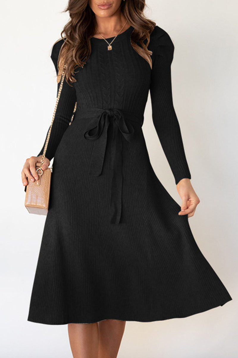 schlank geschnittenes langärmliges gestricktes Schlagrock Maxi Kleid