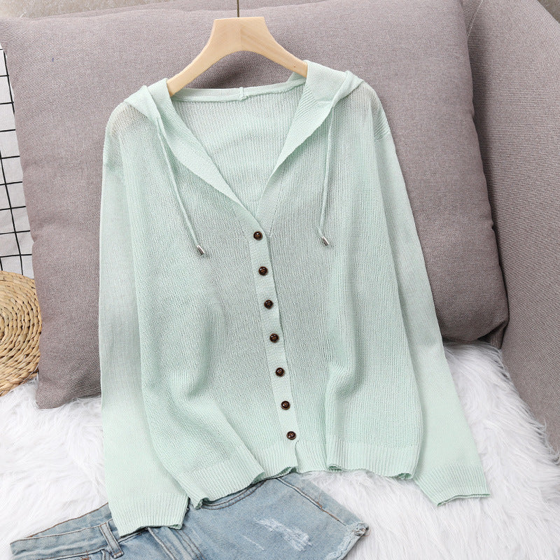 Damen Strickjacke mit Kapuze und eleganten Holzknöpfen Heidi-Mode