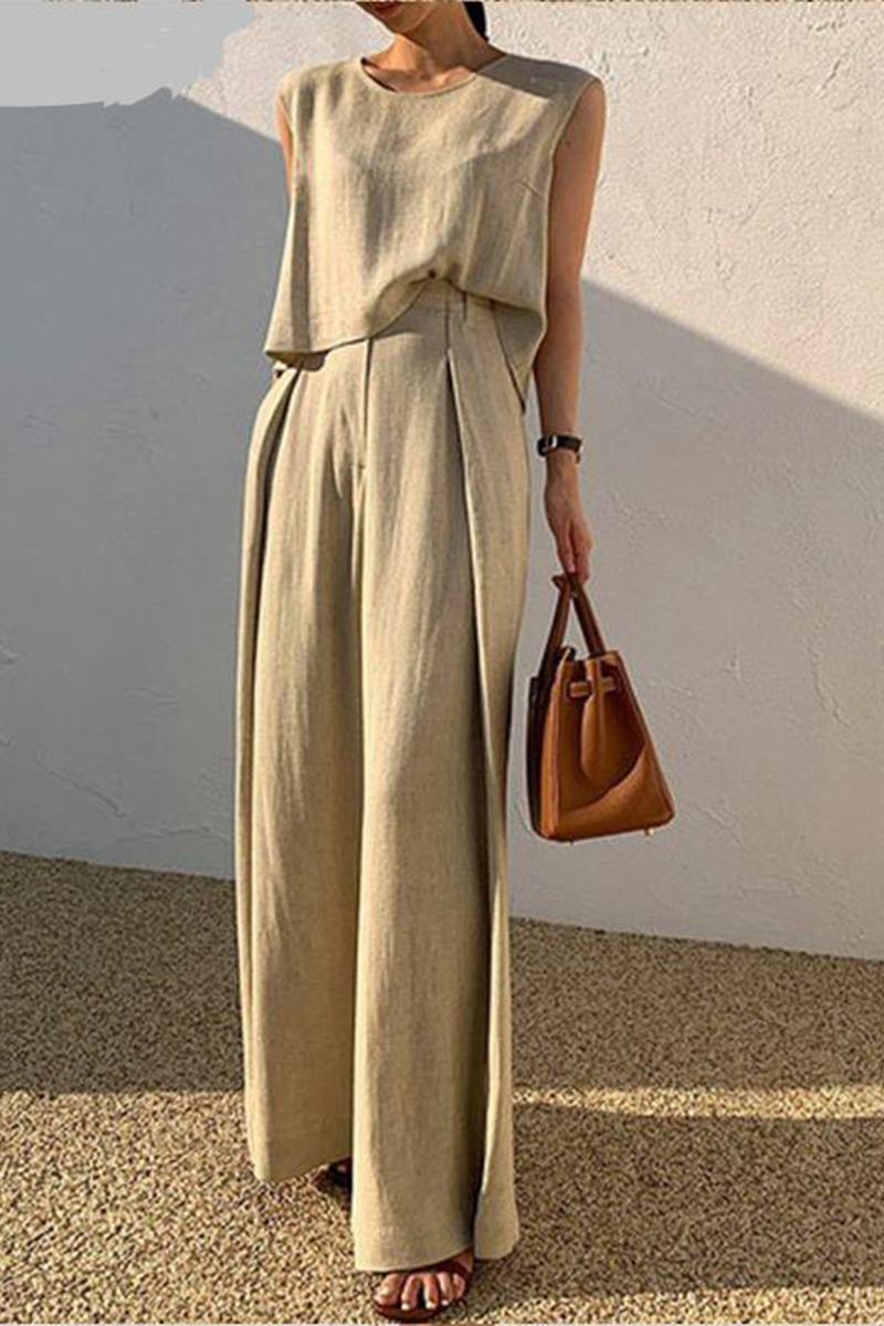 lässiges minimalistisches Outfit mit Top mit elastischem Bund und weitem Hosenbeinen trousers