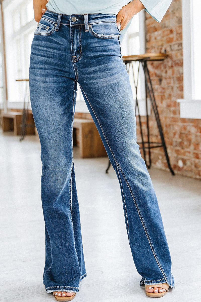 Informelle schmale hohe Taille ausgestellte Jeans