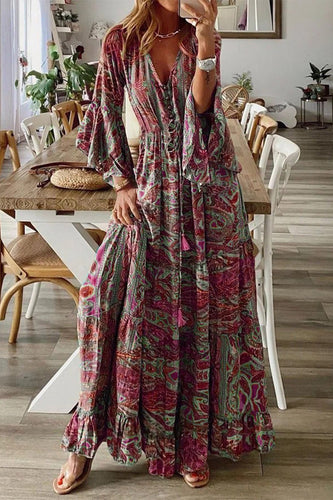 bohemian kleid mit v-ausschnitt und trompetärmeln